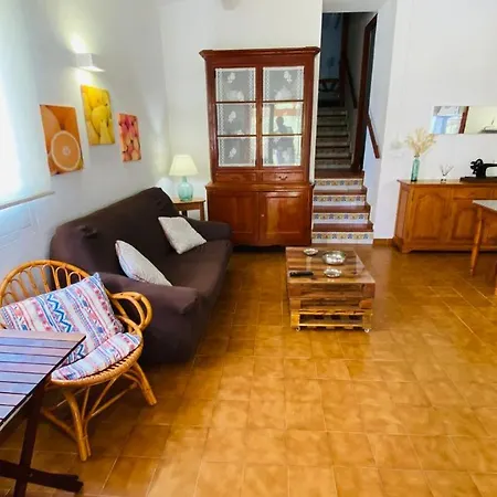 Сasa de vacaciones Holiday Casa Dina *